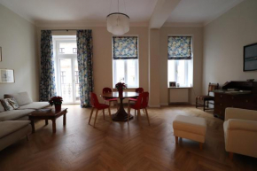 Wohnung mit Balkon beim Schloss Belvedere
